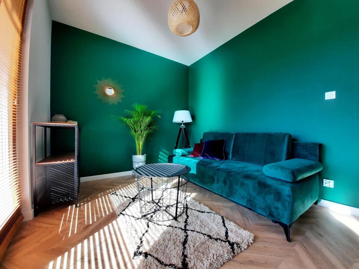 Trident I Apartment *